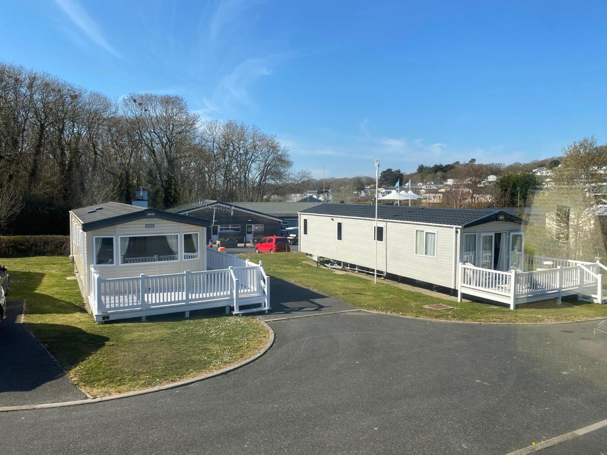 Whitecliff Bay Holiday Park - Most Popular Location Near Pools, Clubs And Beach Bembridge Exteriör bild