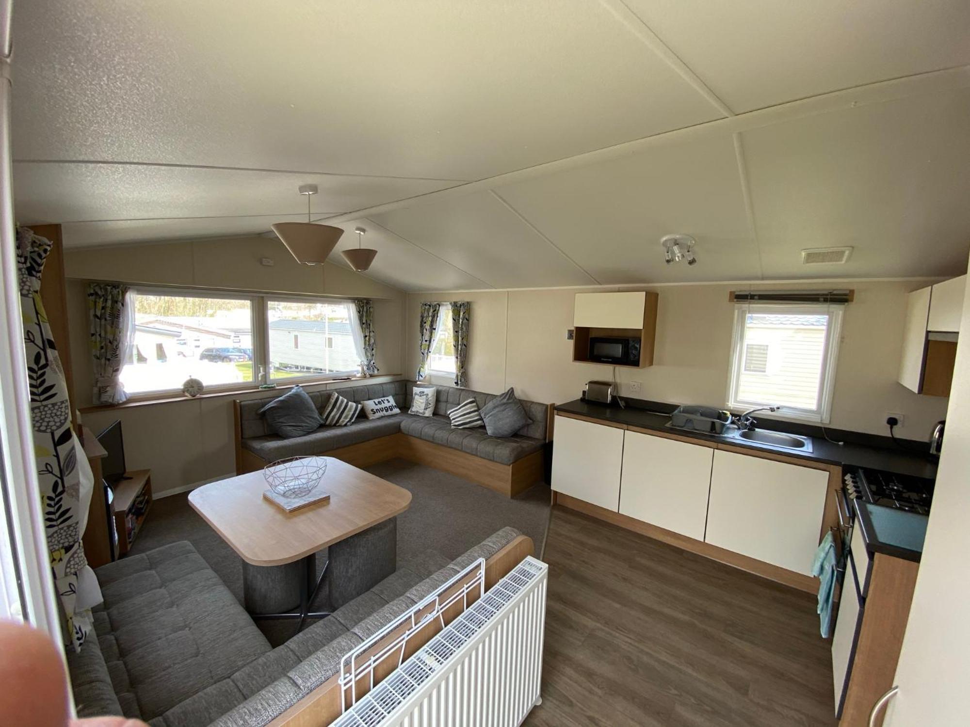 Whitecliff Bay Holiday Park - Most Popular Location Near Pools, Clubs And Beach Bembridge Exteriör bild